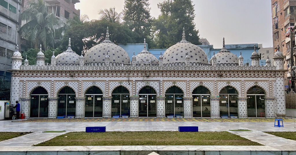 Star Mosque (Tara Masjid)